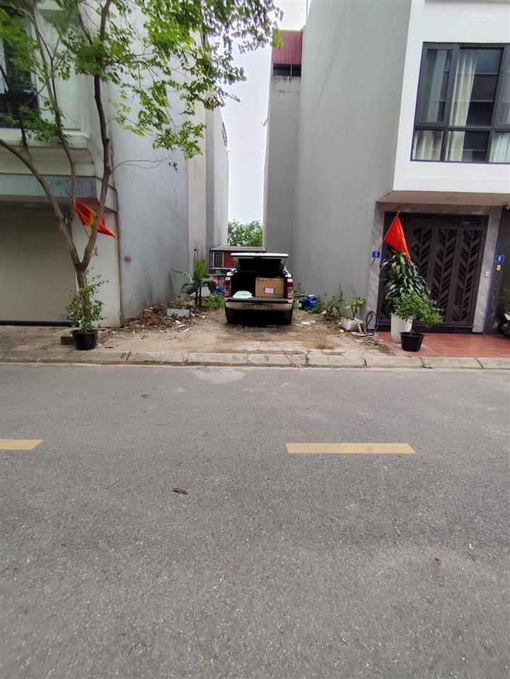 Bán đất tái định cư giang biên việt hưng 90m² , mt 6m vỉa hè ôtô tránh , giá chào 22 tỷ còn tl