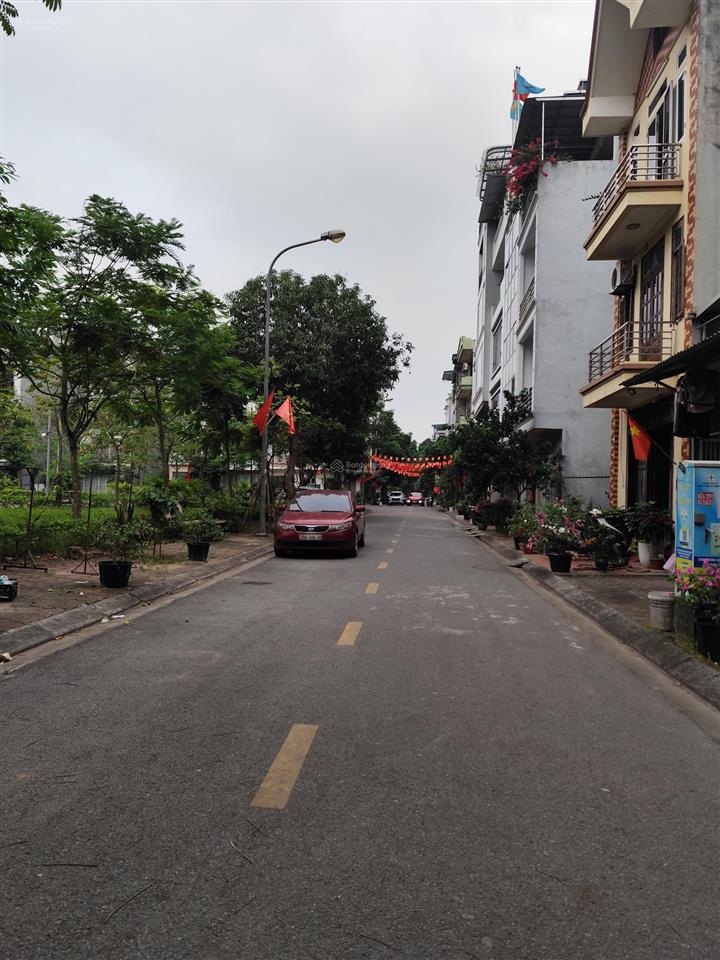 Bán đất tái định cư giang biên mặt công viên vươn hoa 90m², mt 5m vỉa hè ôtô tránh giá 23 tỷ có tl