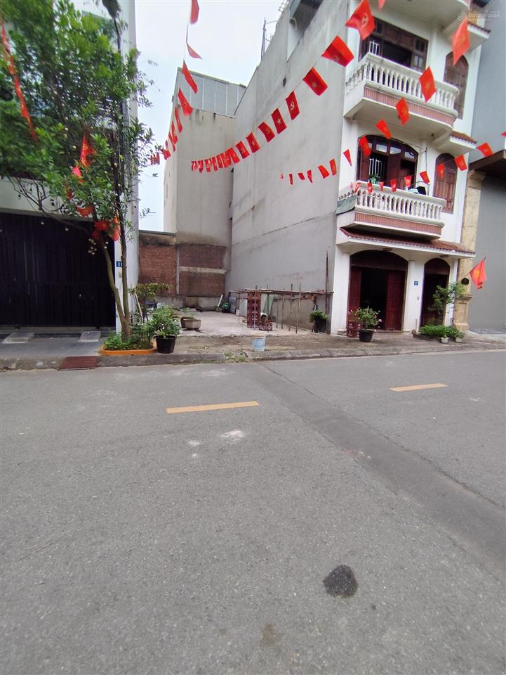Bán đất tái định cư giang biên mặt công viên vươn hoa 90m², mt 5m vỉa hè ôtô tránh giá 23 tỷ có tl