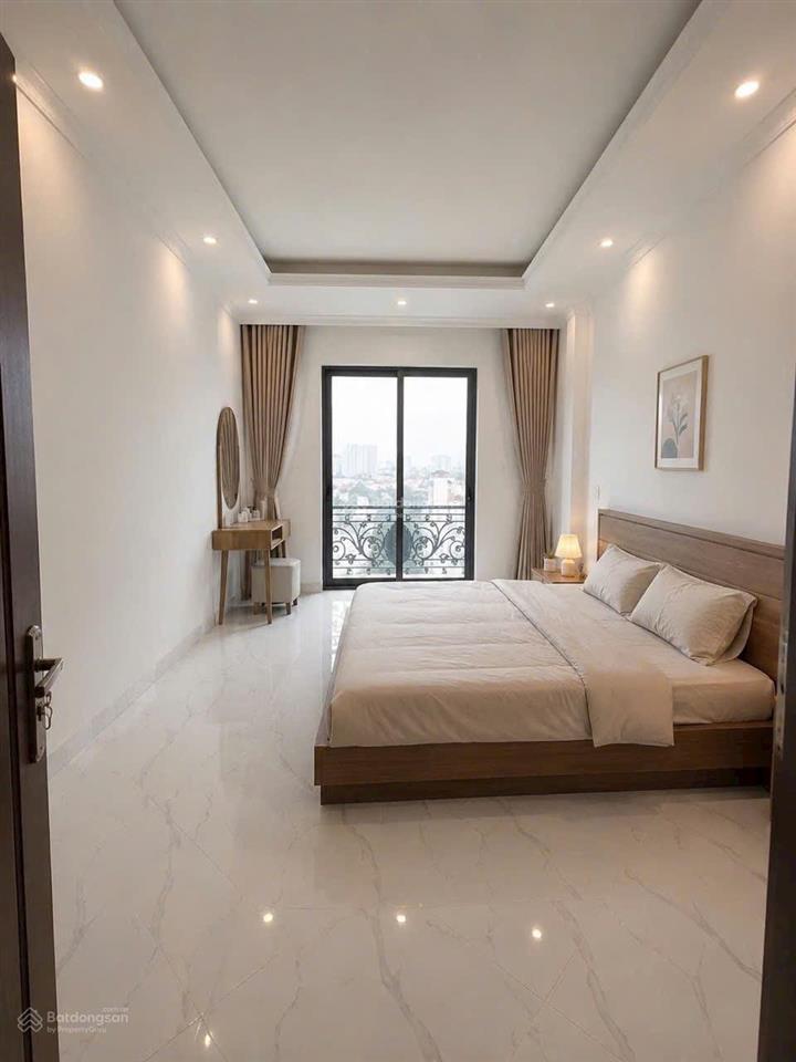 Phải thật nhanh tay 8,4 tỷ sở hữu ngay nhà đẹp cầu giấy gần đại học thương mại full tiện ích