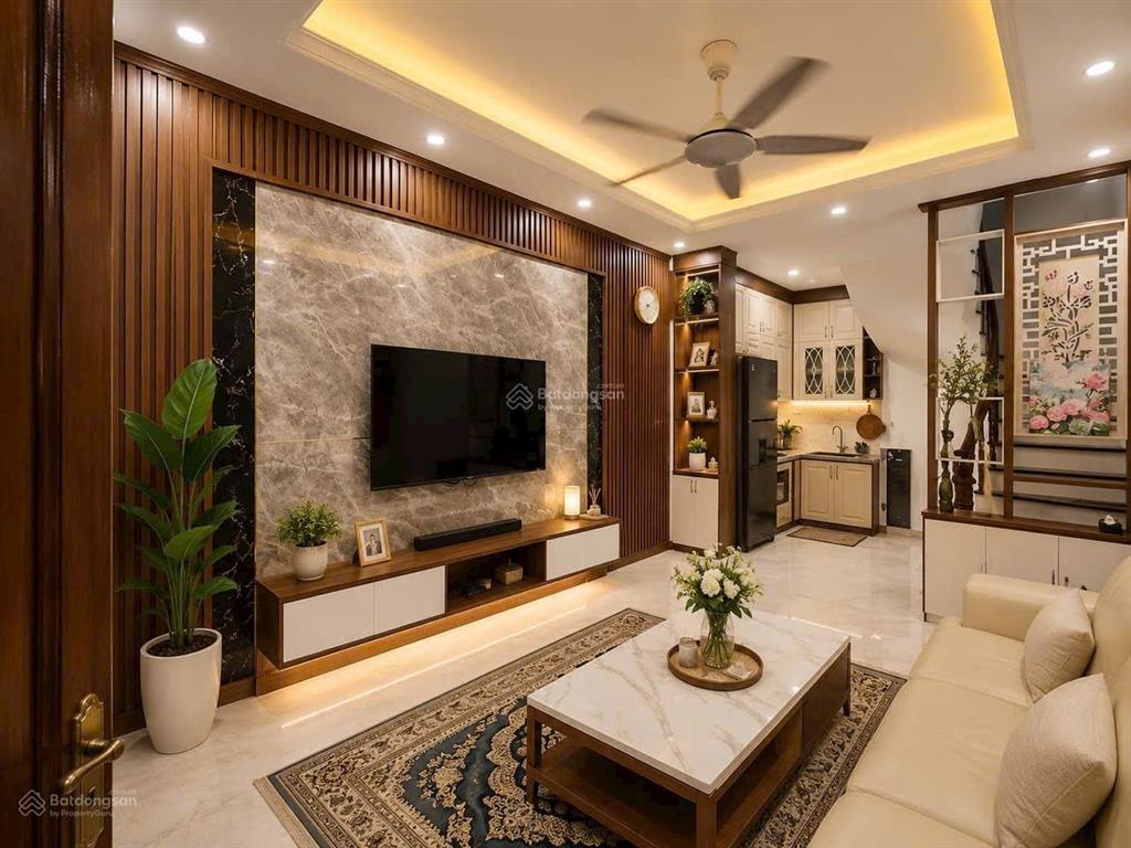 Phải thật nhanh tay 8,4 tỷ sở hữu ngay nhà đẹp cầu giấy gần đại học thương mại full tiện ích
