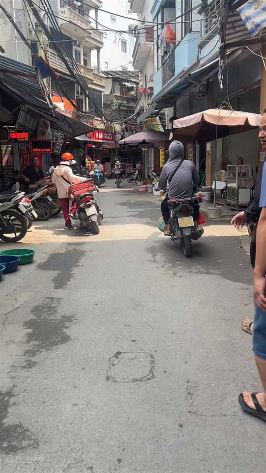 Nhà mặt phố ô tô kinh doanh buôn bán sầm uấtvị trí cực đẹp tiện ích không thiếu thứ gì 