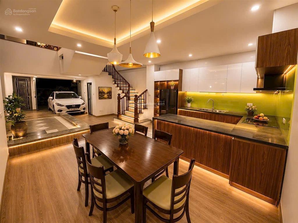 Nhà đẹp nam từ liêm ô tô ngủ trong nhà phố kinh doanh  gần trường  gần chợ bủa vây tiện ích