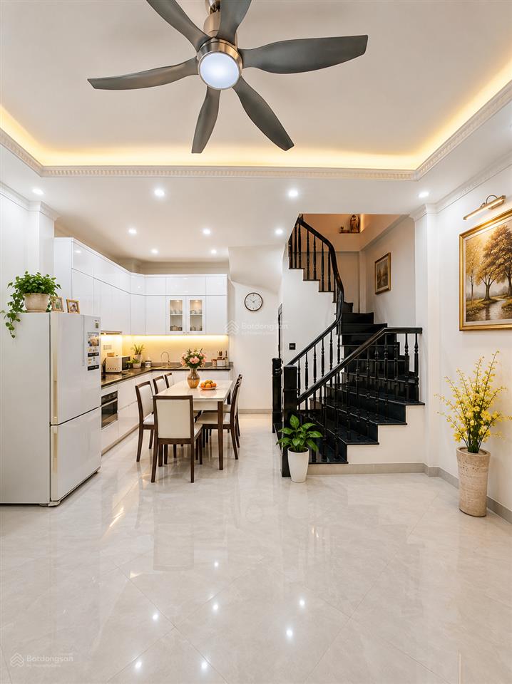 Giá mềm hơn búnnhà đẹp yên hoà cầu giấysát vành đai 2.5tiện ích bủa vây xung quanh