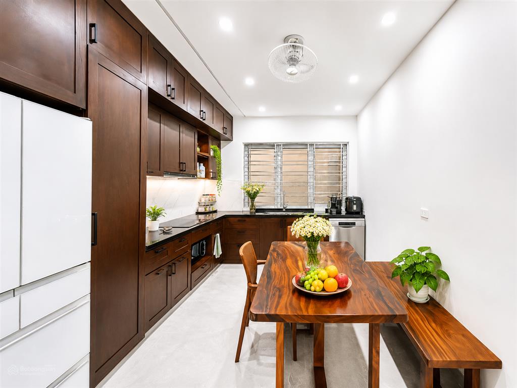 Cầu giấy nhà đẹp ở luôn 2 thoáng trước sau ba bước ra phố ô tô tránh gần các trường đại học