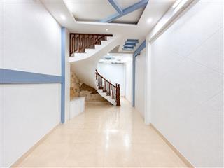 Siêu phẩm phân lô cầu giấy  ô tô tránh  gần ngay trường đại học và bệnh viện lớn  full tiện ích