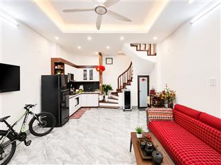 Nhà đẹp ở luôn chỉ 10 tỷ mặt tiền 5m ba bước ra chợ gần ô tô tránh tiện ích vô vàn