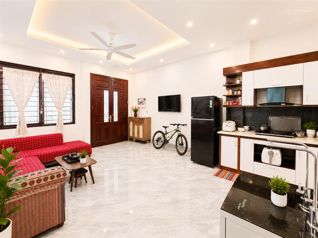 Nhà đẹp ở luôn  chỉ 10,2 tỷ  mặt tiền 5m  ba bước ra chợ  gần ô tô tránh  tiện ích vô vàn