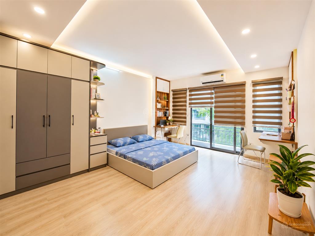 Nhà đẹp ở luôn  chỉ 10,2 tỷ  mặt tiền 5m  ba bước ra chợ  gần ô tô tránh  tiện ích vô vàn