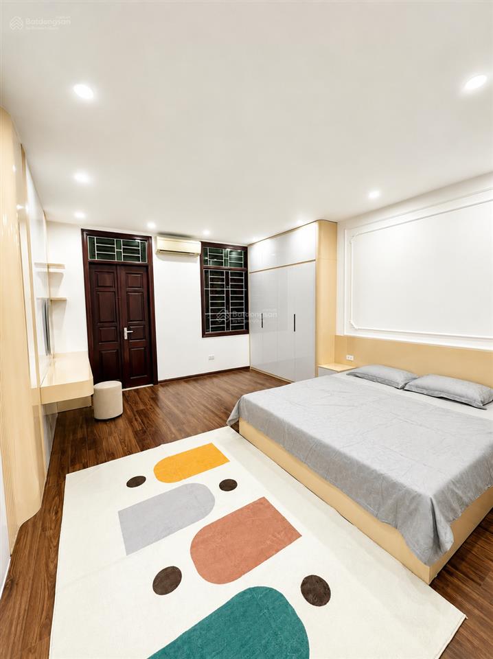 Mỹ đình  nhà đẹp ở luôn  40m  6 tầng  thang máy xịn  15m ra mặt phố ô tô tránh  cạnh bến xe