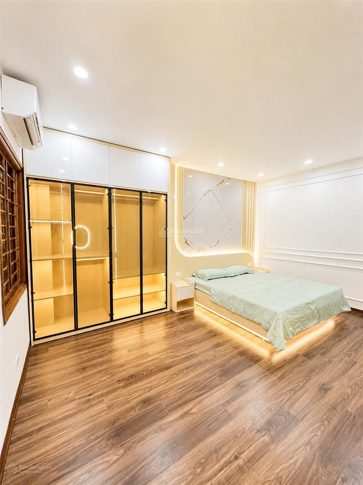 Mỹ đình  nhà đẹp ở luôn  40m  6 tầng  thang máy xịn  15m ra mặt phố ô tô tránh  cạnh bến xe