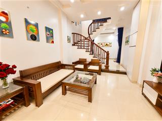 Nhà đẹp cầu giấy 45m 5 tầng  6 phòng ngủ30m ra phố ô tô tránhngõ to đường rộng thông