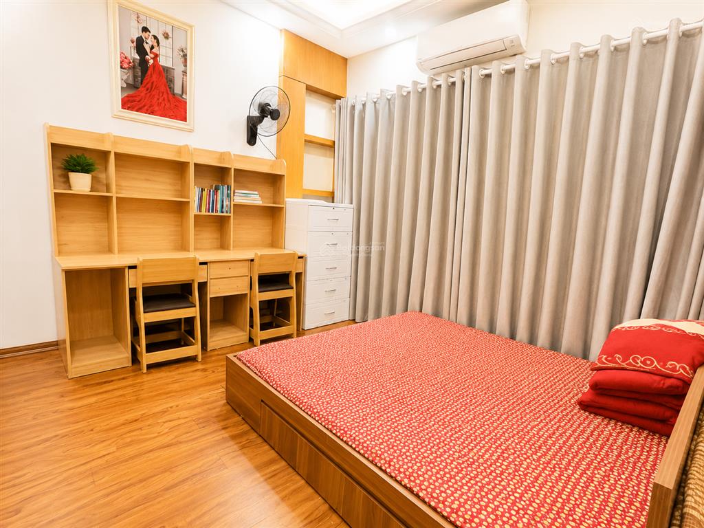 Nhà đẹp cầu giấy  45m2  5 tầng  6 phòng ngủ  30m ra phố ô tô tránh  ngõ to đường rộng thông