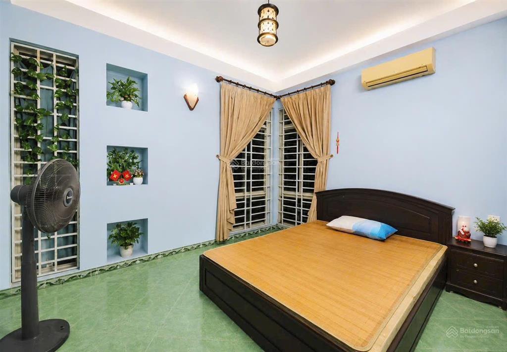 Lô góc 2 thoáng  gần chợ gần phố  giao thông thuận tiện  nhà đẹp ở luôn