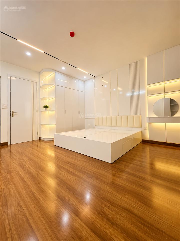 Mỹ đình nhà mới kính koong 38m  7 tầng  ba bước ra phố ô tô tránhhưởng trọn tiện ích vinco