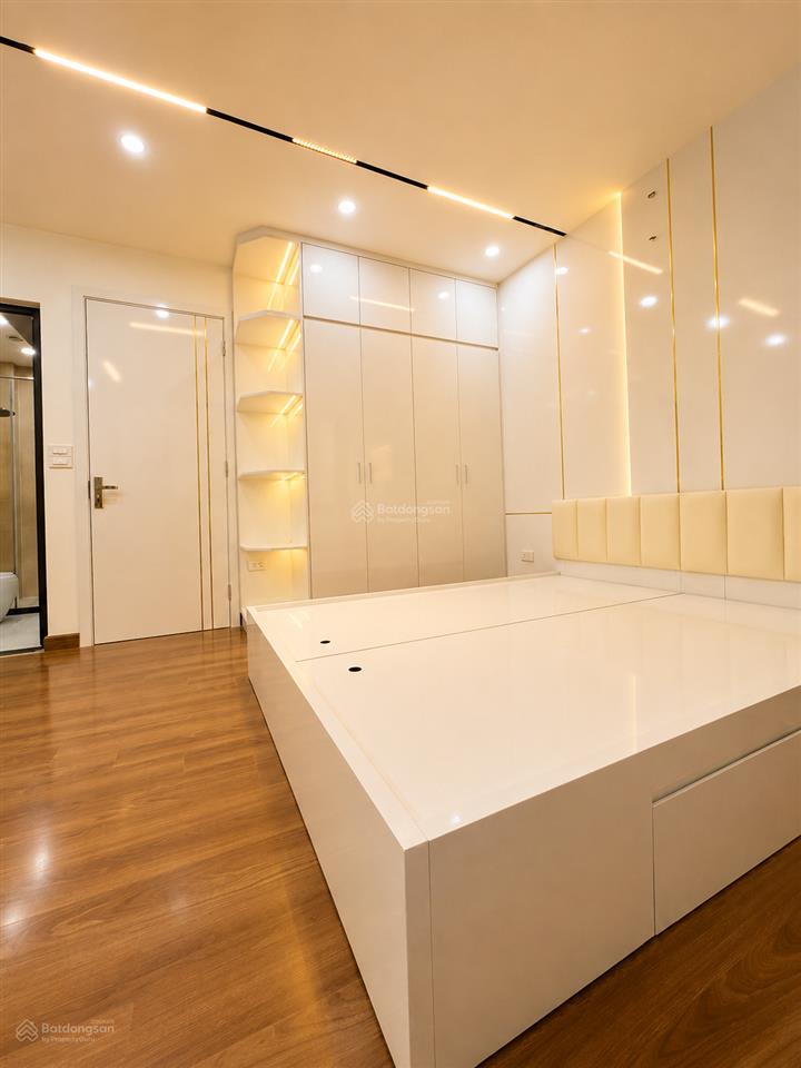 Mỹ đình nhà mới kính koong 38m  7 tầng  ba bước ra phố ô tô tránhhưởng trọn tiện ích vinco