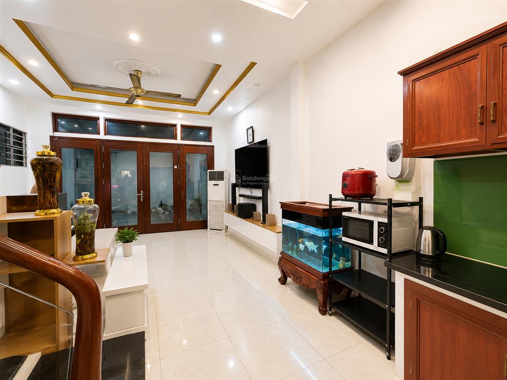 Khu mỹ đình 7.9 tỷ 43m2 5 tầng 2 mặt thoáng mặt tiền 5m, ngõ to gần ô tô  nói ko với quy hoạch