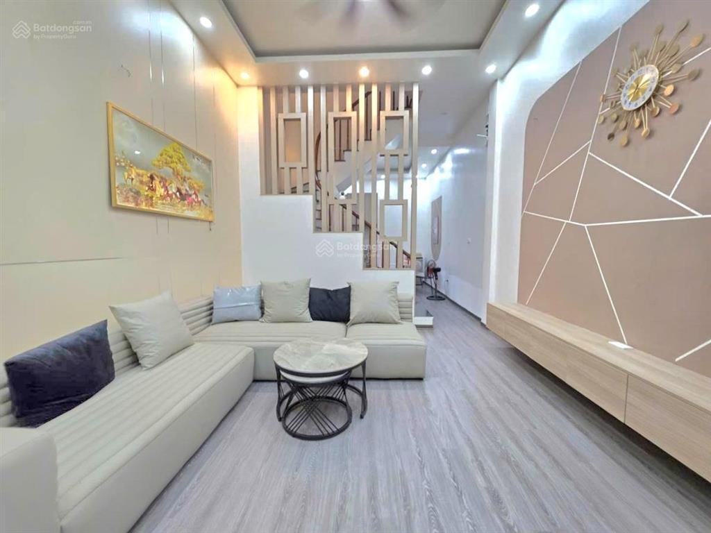Mỹ đình  11.9 tỷcách 1 nhà ra mặt ngõ kinh doang buôn bán sầm uất ngày đêm
