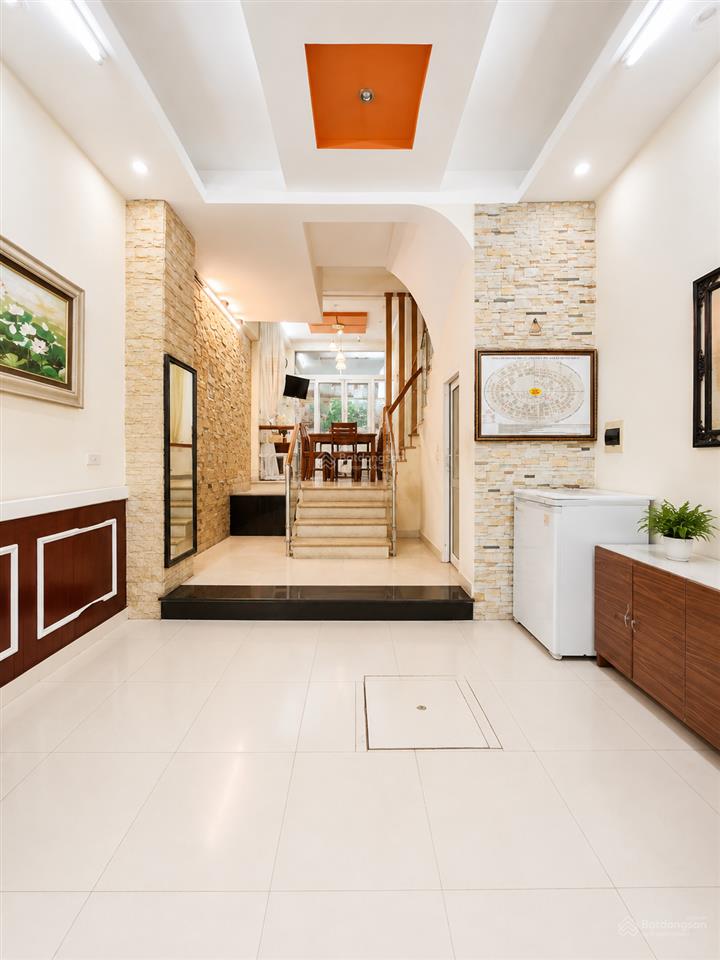 Cầu giấy  50m2 chỉ 12 tỷ  ngõ thông gần phố  50m ra chợ  gần trường các cấp 1  2  3
