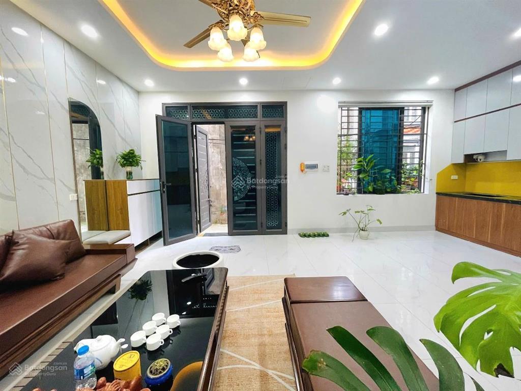 Nhà đẹp từ liêm  chỉ hơn 6 tỷ  ở ngay  gần ô tô  nội thất xịn  cạnh đại học công nghiệp