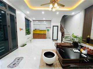 Nhà đẹp từ liêm  chỉ hơn 6 tỷ  ở ngay  gần ô tô  nội thất xịn  cạnh đại học công nghiệp