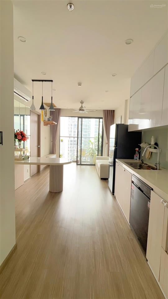 Chính chủ gửi bán căn hộ 2n2vs ban công đông nam  view nội khu sakura vinsmart  full nội thất