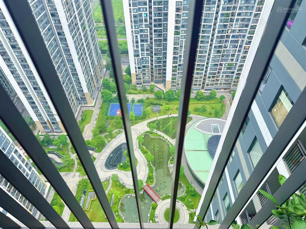 Chính chủ gửi bán căn hộ 2n2vs ban công đông nam  view nội khu sakura vinsmart  full nội thất