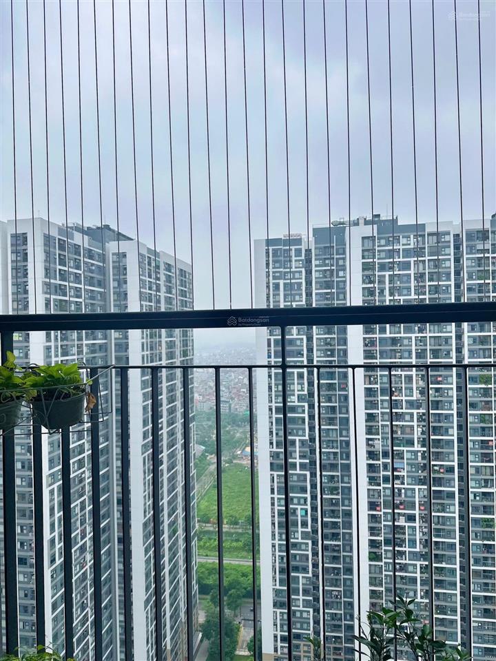 Chính chủ gửi bán căn hộ 2n2vs ban công đông nam  view nội khu sakura vinsmart  full nội thất