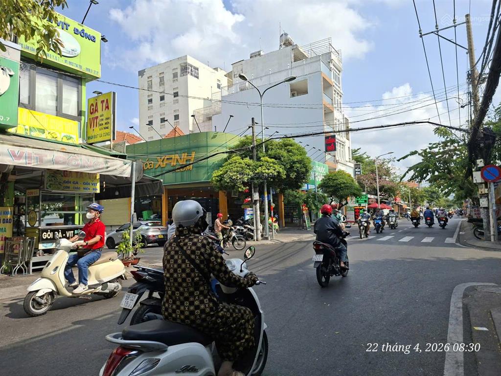 Nhà mặt tiền đường 51  quận 7  chỉ hơn 9 tỷ