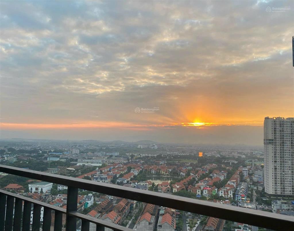 Cho thuê căn 3pn full đồ vào ở luôn
