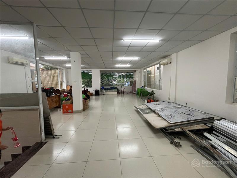 Bán nhà mặt tiền kinh doanh ngay tĩnh lộ 10, mã lò 8 phòng ngủ diện tích 216m2 giá bán 16 tỷ
