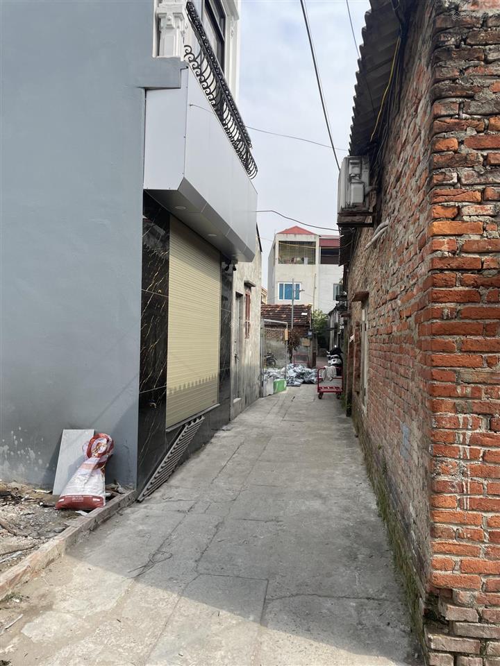 Chính chủ cần bán lô đất nền vuông vắn, diện tích 40 m, lô góc 2 mặt tiền tại đức thượng, hoài đức
