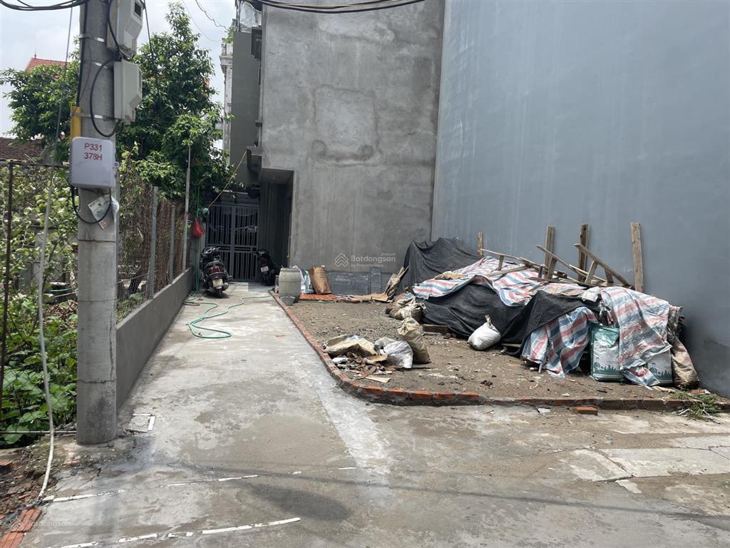 Chính chủ cần bán lô đất nền vuông vắn, diện tích 40 m, lô góc 2 mặt tiền tại đức thượng, hoài đức