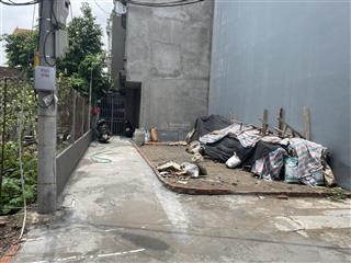 Chính chủ cần bán lô đất nền vuông vắn, diện tích 40 m, lô góc 2 mặt tiền tại đức thượng, hoài đức