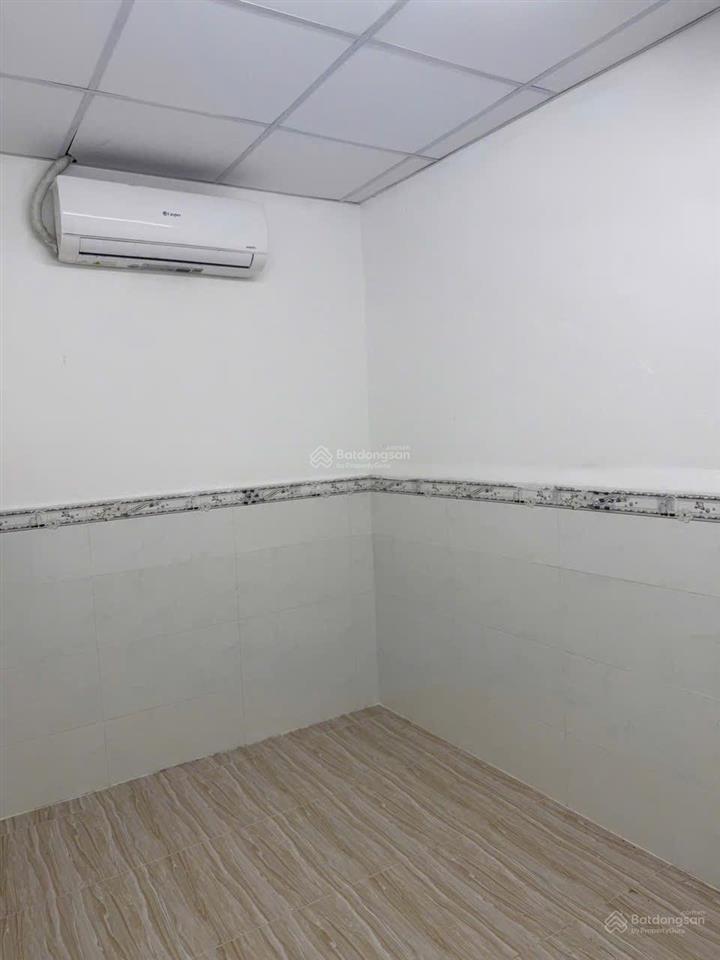 Nhà 1 trệt 1 lầu nguyễn văn cừ