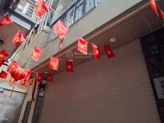 Bán nhà hồ tùng mậu 40m 5 tầng thang máy chỉ 8.3 tỷ fun nội thất