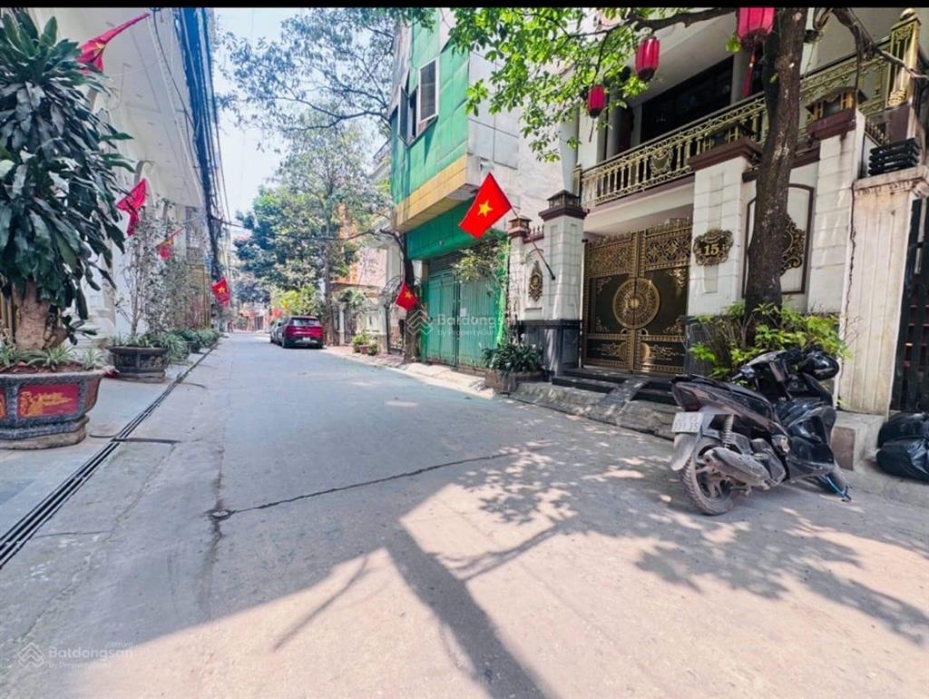 Bán nhà hồ tùng mậu 7t40m thang máy ô tô qua giá 7,5 tỷ