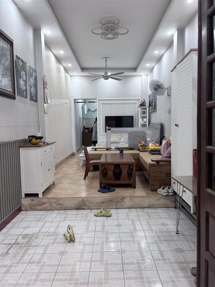 Nhà riêng 49/51m2  đê trần khát chân, hbt, sổ đỏ f0, 2 mặt ngõ thoáng