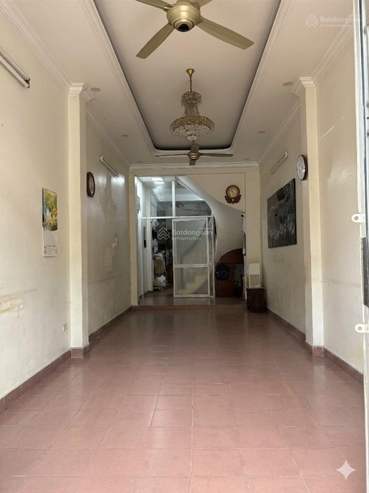 Cho thuê trệt + mặt tiền 3.05x15m
