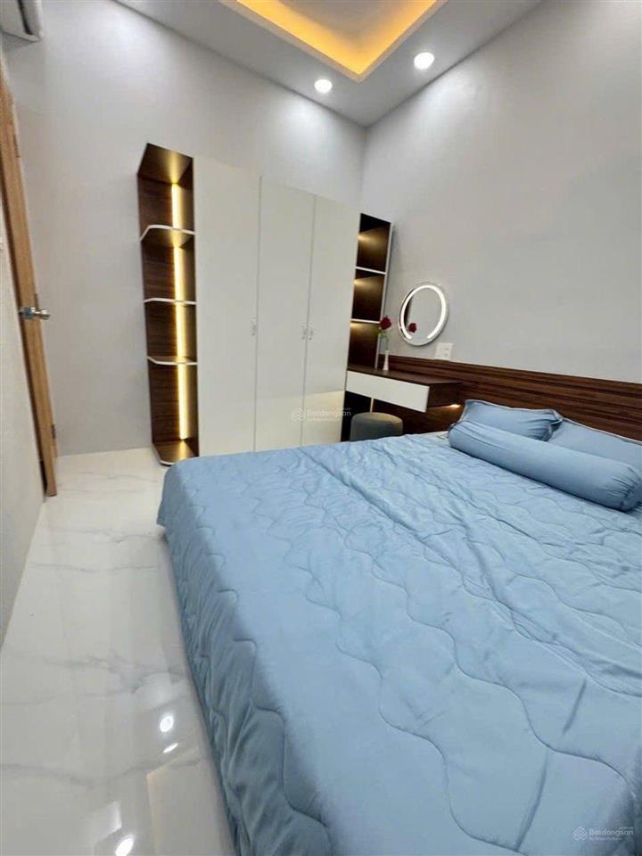 Nhà mới hoàn thiện nguyễn văn quỳ, 4m x 11m sổ hồng riêng, tặng full nội thất vào ở ngay nhỉnh 4 tỷ
