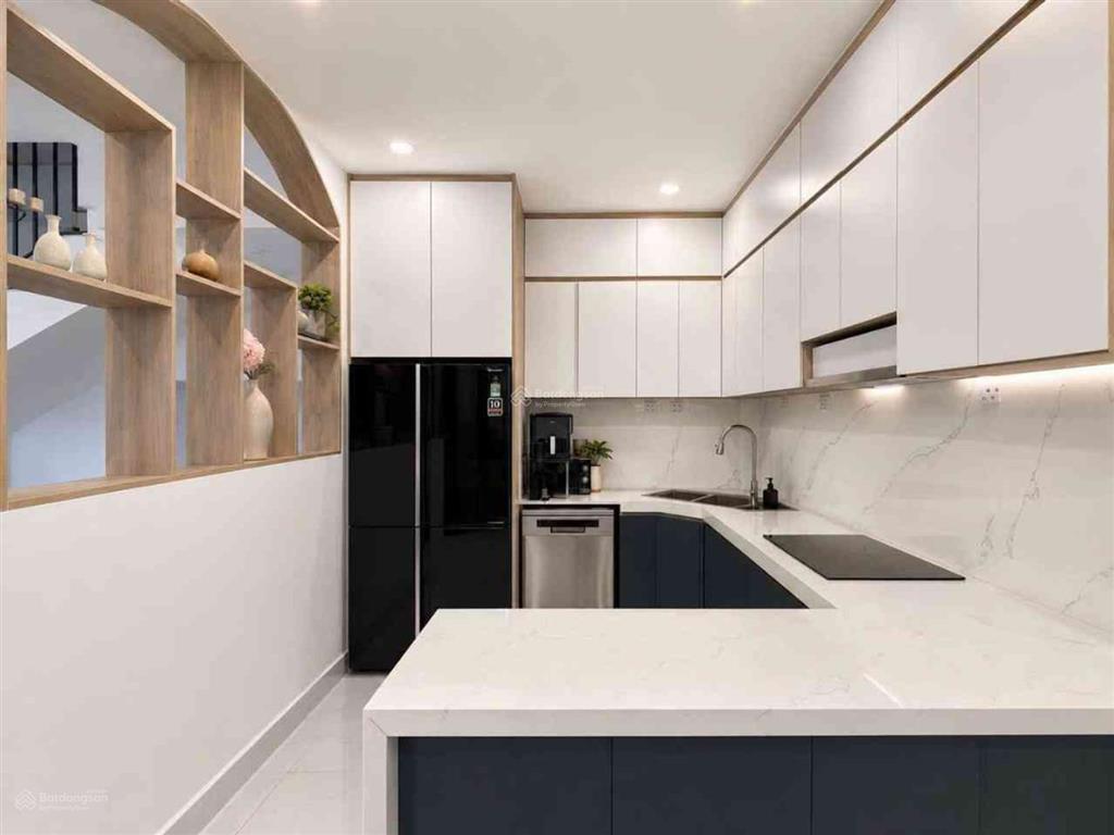 Bán nhà 3 tầng sân thượng dương quảng hàm p5 gò vấp, 41m2, ngang 6.8m hiếm, giá 5.59 tỷ .