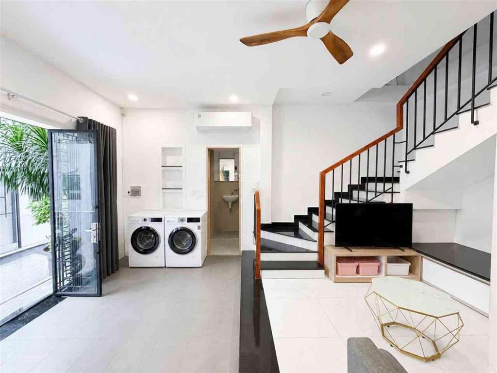 Bán nhà 3 tầng sân thượng dương quảng hàm p5 gò vấp, 41m2, ngang 6.8m hiếm, giá 5.59 tỷ .