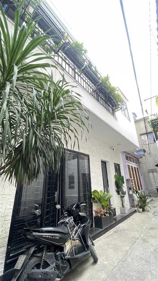 Bán nhà 3 tầng sân thượng dương quảng hàm p5 gò vấp, 41m2, ngang 6.8m hiếm, giá 5.59 tỷ .