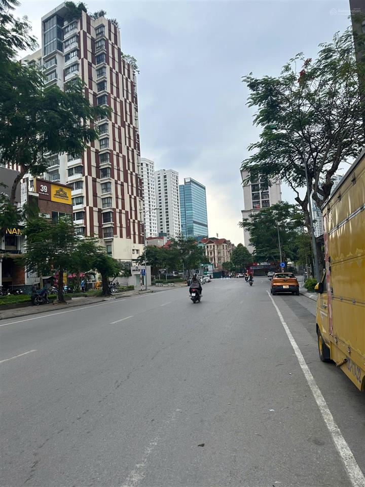 Tôi chính chủ cần bán gấp nhà tại phố trần kim xuyến 60m x 4 tầng nhà xây kiên cố mong muốn 19.8 tỷ