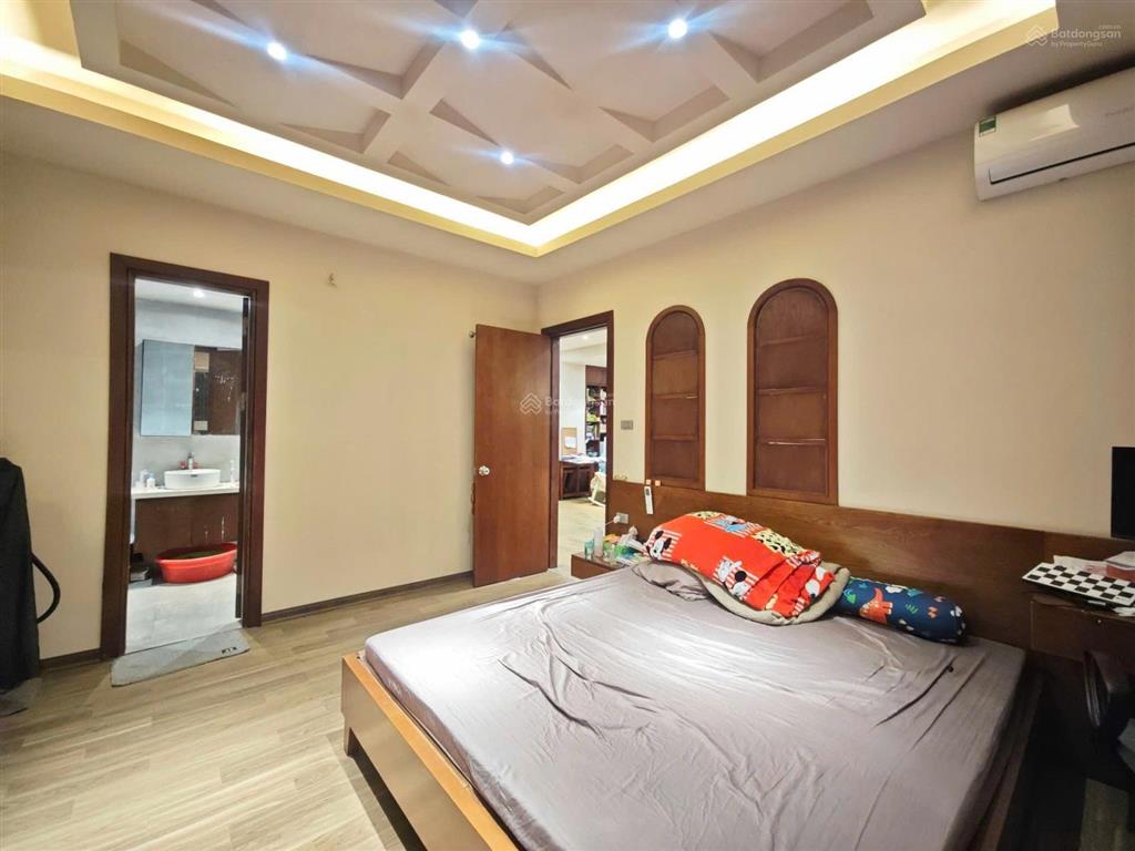 Tôi chính chủ bán gấp căn hộ 3 ngủ 90m tại tòa chung cư 335 cầu giấy mong muốn 8.1 tỷ