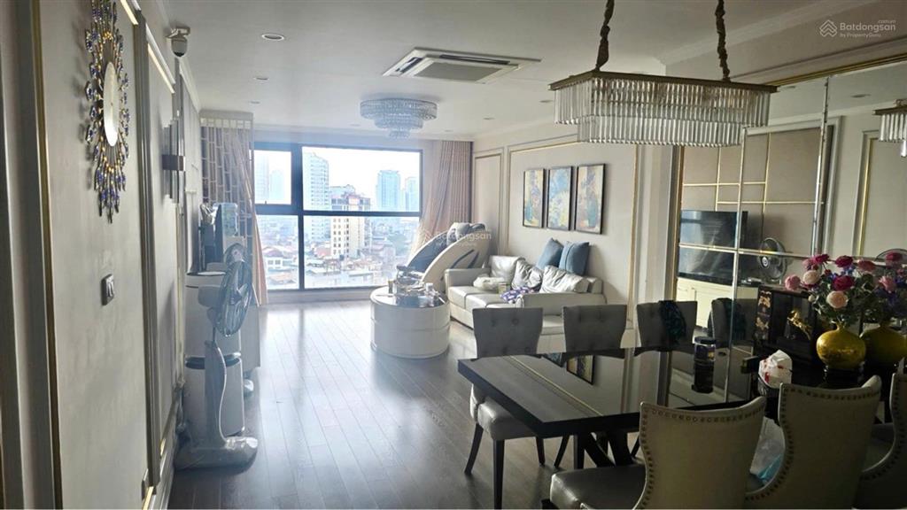 Bán gấp căn hộ flc 265 cầu giấy lô góc 3 ngủ 121m sẵn nội thất sổ lâu dài