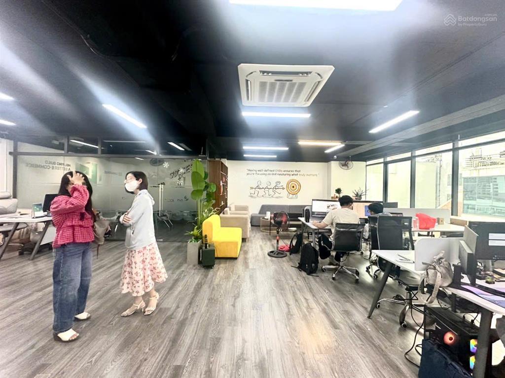 Bql cho thuê văn phòng diamond flower tower 48 lê văn lương 450m2 cắt từ 90m