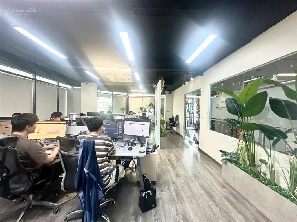 Bql cho thuê văn phòng diamond flower tower 48 lê văn lương 450m2 cắt từ 90m
