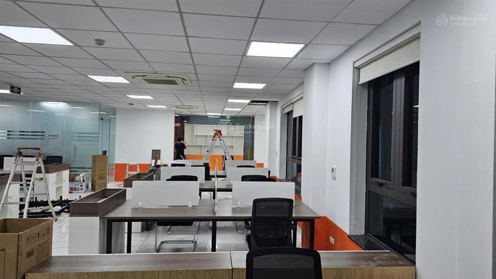 Cho thuê văn phòng trung kính, 180m², 36 triệu/tháng