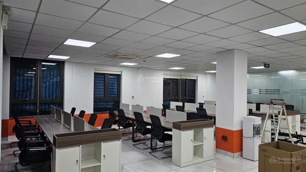 Cho thuê văn phòng trung kính, 180m², 36 triệu/tháng